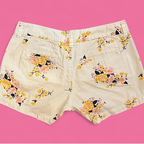 💐 Old Navy Shorts~Women's Sz 0~White/Bright Floral Pattern~Low-Rise~3.5” inseam - Picture 2 of 7